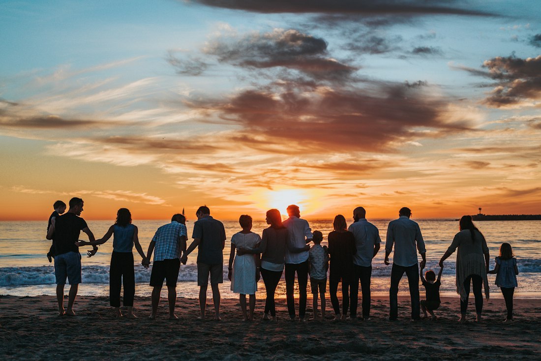 Família reunida em momento de lazer